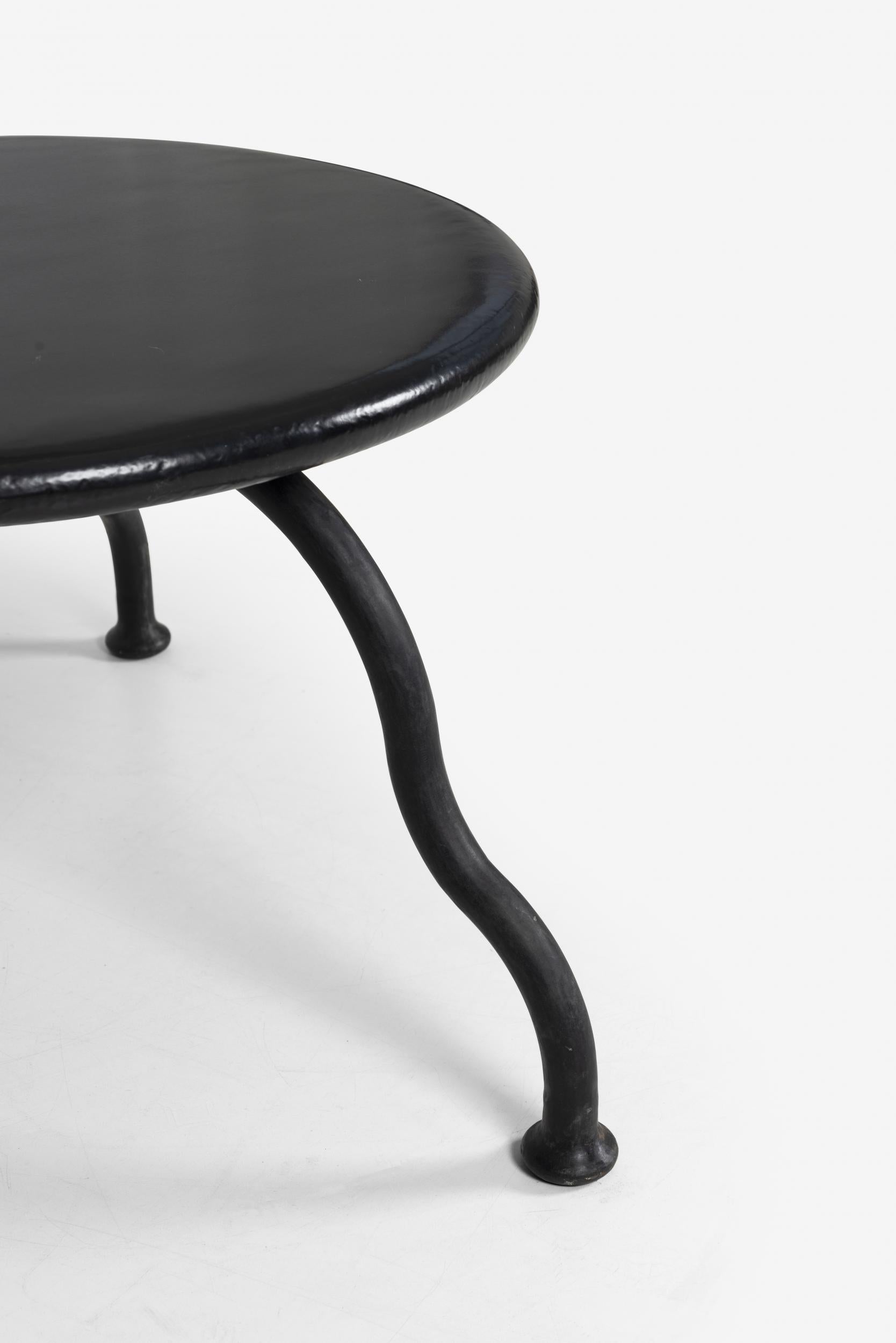 Atelier Van Lieshout Bad Little Table - Image 4